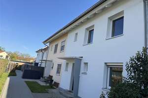 CO Nähe FH und CO2 ** ab sofort ** interessantes RMH mit Balkon & Garten      – Die vollständige Adresse der Immobilie erhältst du vom Anbieter., 96450 Mitte, Coburg – Vorschaubild 2