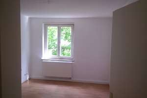 2 (nahezu gleich große) Zimmer+Wohnküche+Bad :  Ideal auch für WG/Student*innen – Klinkerberg 35, 86152 Stadtjägerviertel, Augsburg – Vorschaubild 5
