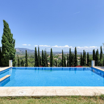 Großzügige Villa mit 6 Schlafzimmern, Panoramablick und ETV-Lizenz für 12 Gäste