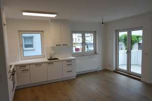 Sehr schöne 2 Zimmer Wohnung, mit moderner EBK in Top Lage – Schulstraße 5A, 61137 Schöneck – Vorschaubild 3