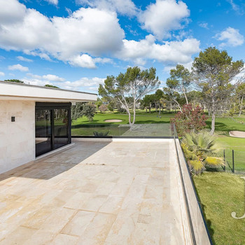 Ciudalcampo, angrenzend an den Golfplatz, Baujahr 2020, 2.700 m2 Grundstück mit 870 m2 Wohnfläche