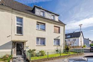 Gepflegtes 3-Fam.-Haus in verkehrsberuhigter Lage von Opladen mit bezugsfreier 4-Zimmer-EG-Wohnung! – Die vollständige Adresse der Immobilie erhältst du vom Anbieter., 51379 Opladen, Leverkusen – Vorschaubild 19