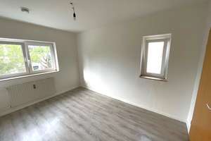 Schöne 3-Zimmer-Wohnung mit Tageslichtbad – Vogelheimer Str. 239, 45356 Vogelheim, Essen – Vorschaubild 1