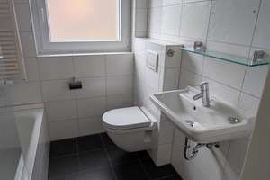 Helle 3,5-Zimmer-Wohnung mit Balkon in Oberhausen-Tackenberg – Hamburger Straße 44, 46145 Tackenberg, Oberhausen – Vorschaubild 2