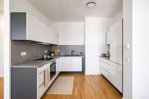 Bezugsfreie 3/4-Zimmer-Wohnung mit Balkon: Toplage nahe Ku’damm & Winterfeldplatz – Die vollständige Adresse der Immobilie erhältst du vom Anbieter., 10785 Mitte (Ortsteil), Berlin – Vorschaubild 5