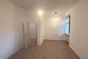 +++Zentrumsnahe 2 - Zimmerwohnung mit großem Balkon und Einbauküche+++ – Dinglerstraße 12, 86154 Augsburg – Vorschaubild 3