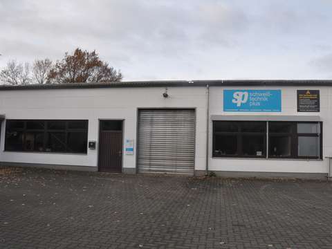 seitenansicht büro gesetzt moderne frontansicht gesamt lebensraum zentral gepflegt lager produktionshalle auf 350 m² seitenansicht büro gesetzt moderne frontansicht gesamt lebensraum zentral gepflegt lager produktionshalle auf 350 m²