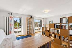 Stilvolle Doppelhaushälfte mit schönem Garten und Außenpool in begehrter Lage von München-Trudering – Die vollständige Adresse der Immobilie erhältst du vom Anbieter., 81825 Gartenstadt Trudering, München – Vorschaubild 11
