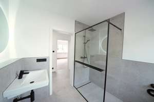 Frisch saniert mit Blick ins Grüne - 2,5 Zimmer Terrassenwohnung in Regensburg/Graß – Löbelstraße 11, 93053 Oberisling-Graß, Regensburg – Vorschaubild 12