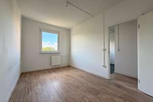 * SCHÖNE * 3 Zimmerwohnung mit  EBK & BALKON * – 39130 Neu Olvenstedt, Magdeburg – Vorschaubild 6