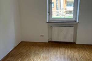 TOP 2-er WG-Wohnung direkt am Flaucher! renoviert, 3 Zi, Wohnküche, Westbalkon, keine EBK! – Die vollständige Adresse der Immobilie erhältst du vom Anbieter., 81543 Siebenbrunn, München – Vorschaubild 5