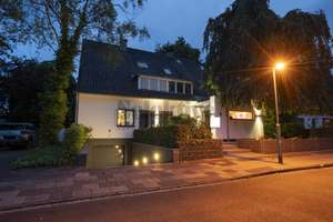 Villa mit Wow-Effekt in Duisburg Ungelsheim mit viel Komfort und Ambiente für ein exklusives Leben – Die vollständige Adresse der Immobilie erhältst du vom Anbieter., 47259 Ungelsheim, Duisburg – Vorschaubild 63