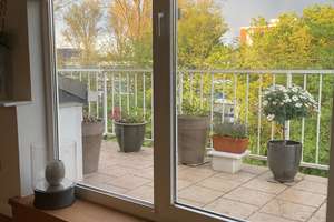 Modernisierte 3-Raum-Wohnung mit 2 Balkonen und Einbauküche in Düsseldorf – Die vollständige Adresse der Immobilie erhältst du vom Anbieter., 40599 Hassels, Düsseldorf – Vorschaubild 2