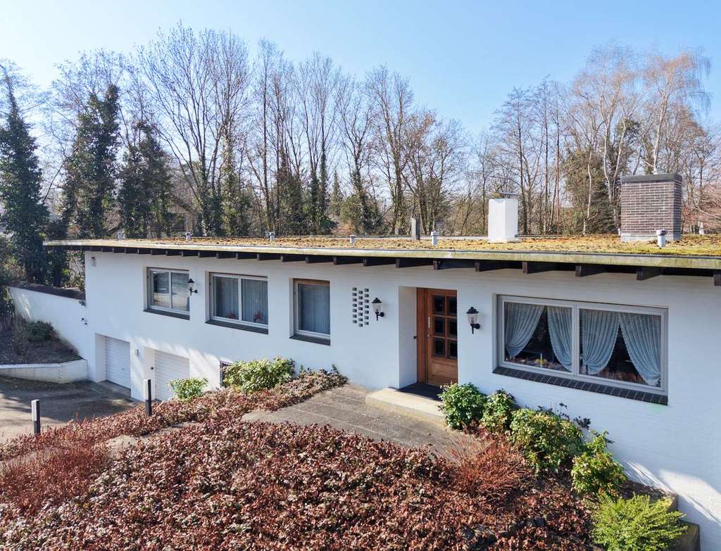 Immobilie in Jersbek - Hochwertiges Architektenhaus – Großzügiges Wohnen mit viel Privatsphäre - Bild 1