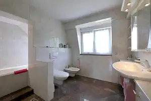 Massiv gebautes, gepflegtes Haus mit großer Sonnenterrasse und sehr schönem Garten – Teltow-Fläming (Kreis) – Vorschaubild 11