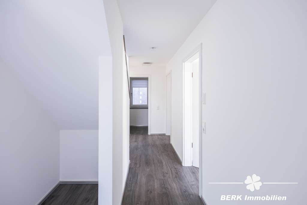 Immobilie in Haibach - BERK Immobilien - modern saniertes ZFH in zentraler Lage von Haibach mit traumhafter Maisonette-Wohn - Bild 3