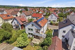 Großzügiges Zweifamilienhaus mit Ausbaureserve in Top-Lage von Neu-Ulm / Burlafingen – Die vollständige Adresse der Immobilie erhältst du vom Anbieter., 89233 Neu-Ulm – Vorschaubild 2