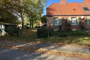 Ältere DHH in Damshagen , 881 m²  Grdst. mit altem Baumbestand/ 8 km zum Ostseebad Boltenhagen. – Klützer Straße 17, 23948 Damshagen – Vorschaubild 4