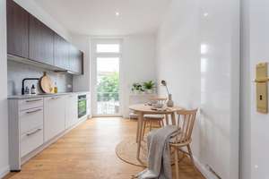 Kernsanierter 3-Zimmer-Altbau in Berlin-Köpenick: Erstbezug mit Wohnküche, Tageslichtbad und Balkon – Müggelheimer Straße 18, 12555 Köpenick, Berlin – Vorschaubild 9