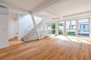 NEUAUSBAU: AUF DREI ETAGEN IM RUHIGEN INNENHOF MIT SÜDWEST-DACHTERRASSE +PROVISIONSFREI+