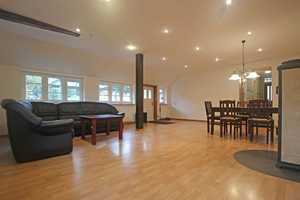 * Reetgedecktes Einfamilienhaus *
Garten * Vollbad * Terrasse* 2 Garagen * u.v.m * – Hamburg – Vorschaubild 6