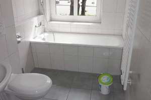 3. OG - Bad mit Wanne + Fenster / frei ab 1.7.26 – Lutherstr. 26, 9126 Lutherviertel, Chemnitz – Vorschaubild 2