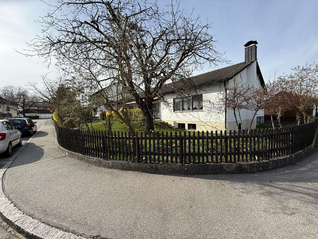Immobilie in Ergolding - Einfamilienhaus (Bungalow mit Satteldach) mit 6 Zimmern und 158 m² Wohnfläche in Ergolding-Piflas - Bild 2