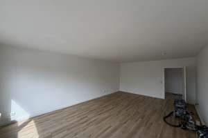 Modernisierte Dachgeschosswohnung mit Balkon & Blick ins Grüne – Mecklenburger Straße 57, 23568 Schlutup, Lübeck – Vorschaubild 5