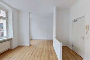 Viel Platz zum Wohlfühlen - Helle 2-Zimmer-Wohnung mit EBK in fußläufiger Nähe zur Altstadt – Breiter Weg 229 a, 39104 Altstadt, Magdeburg – Vorschaubild 2