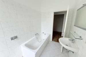 Modernisiert & bezugsfertig: Helle 2-Zimmer-Altbauwohnung mit Balkon in gepflegter Lage – Schnellerstraße 54, 12439 Niederschöneweide, Berlin – Vorschaubild 10