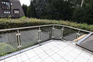 Rheinnähe: Attraktive Doppelhaushälfte! Neue Böden, Kamin, hochw. EBK, 3 Bäder und Garage – Düsseldorf – Vorschaubild 6