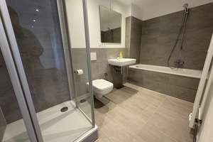 Lichtdurchflutetes Wohnglück im Grünen: 3 Zimmer mit Umlaufbalkon, guter Schnitt, Aufzug – Goltsteinstr. 93, 50968 Bayenthal, Köln – Vorschaubild 3
