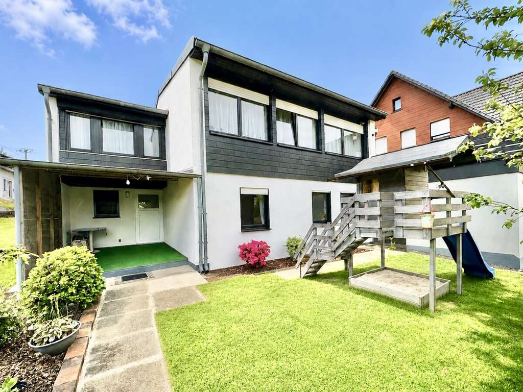 Immobilie in Berod bei Hachenburg - **Modernisierter Bungalow mit Untergeschoss in ruhiger Lage nähe Hachenburg** - Bild 3