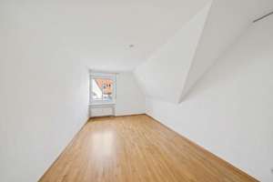 Exklusive Penthouse-Maisonette am Waldfriedhof – Großzügiges Wohnen auf zwei Ebenen – Die vollständige Adresse der Immobilie erhältst du vom Anbieter., 81377 Am Waldfriedhof, München – Vorschaubild 9