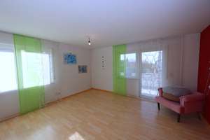 RESERVIERT: 3-Familienhaus mit 2 Garagen in ruhiger Lage – Die vollständige Adresse der Immobilie erhältst du vom Anbieter., 71642 Poppenweiler, Ludwigsburg – Vorschaubild 3