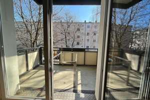 Bezugsfreie 3 Zimmer mit Balkon im schönen 30er-Jahre-Bau – Werner-Kube-Straße 7, 10407 Prenzlauer Berg, Berlin – Vorschaubild 6