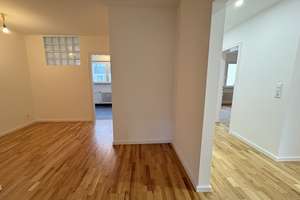 Vollständig modernisierte 3-Zimmer-Wohnung 
– Ideal für WG-Konzept