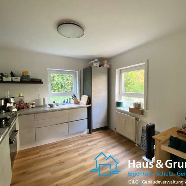 *** Großzügige, helle 5-Zimmer-Erdgeschoss-Wohnung mit Terrasse und Gemeinschaftsgarten ****
