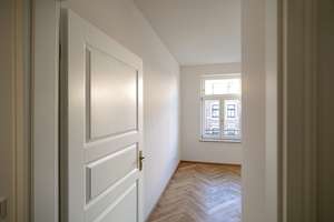 Sanierte 3-Zimmerwohnung mit Fußbodenheizung, Parkett, Balkon und Aufzug! – Uhlandstraße 18, 9130 Sonnenberg, Chemnitz – Vorschaubild 12