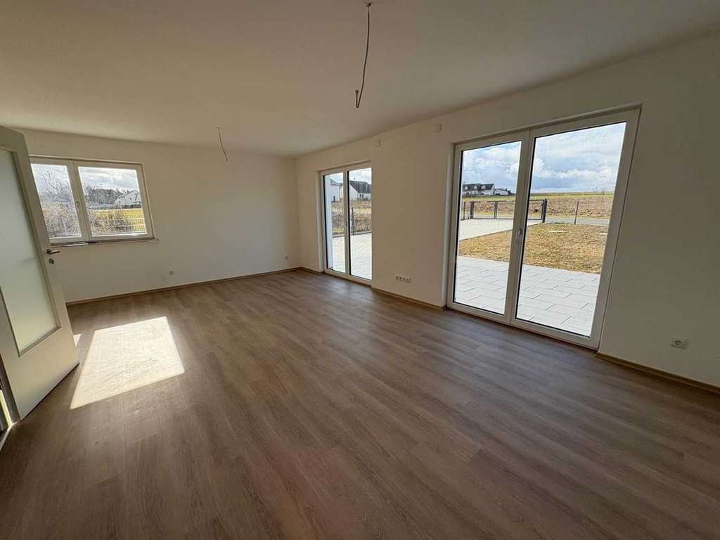 Immobilie in Grafenwöhr - Neubau-Doppelhaushälfte im Erstbezug - Perfekt für Eigennutzer oder Investoren! - Bild 3