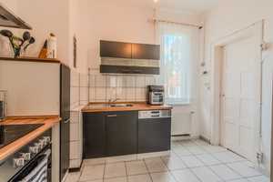 Willkommen in Ihrem neuen Zuhause! Schöne 3,5 Zimmer Wohnung umgeben von den malerischen Weinbergen! – Raichbergstraße 11, 70329 Stuttgart – Vorschaubild 8