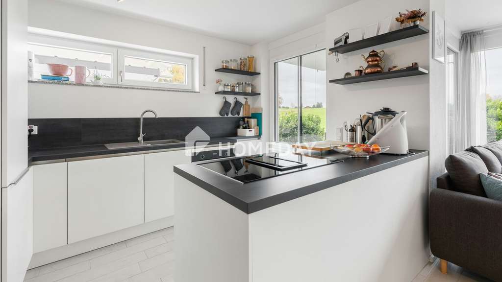 Immobilie in Rimsting - Stilvolle Maisonettewohnung mit PV-Anlage, 2 Stellplätzen und freiem Bergblick in ruhiger Lage - Bild 4