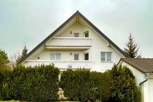Großzügige 1,5-Zimmer-Wohnung im Grünen mit Balkon ab 1. September oder früher – Gewerbepark 17, 2997 Wittichenau – Vorschaubild 2