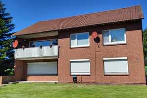 Zweifamilienhaus mit Tiefgarage auf großem Grundstück im Herzen von Hemmingstedt – Dithmarschen (Kreis) – Vorschaubild 1