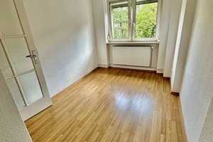Gepflegte 4 - Zimmerwohnung mit 2 x Balkon in der Mitte Wiesbadens! – Bülowstrasse 7, 65195 Wiesbaden – Vorschaubild 9