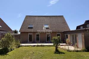 Erkelenz-Gerderath! Modernisiertes Einfamilienhaus mit großem Garten!