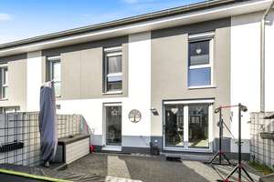 Neuwertiges modernes Townhouse in KFW 40 Standard A+ mit hübscher Terrasse und 2 Stellplätzen – Die vollständige Adresse der Immobilie erhältst du vom Anbieter., 23866 Nahe – Vorschaubild 27