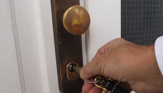 Bild von Rodheim - Renovierungsbedürftiges freist. Ein-Zweifamilienhaus in ruhiger Wohnlage auf 655 qm Grdst.