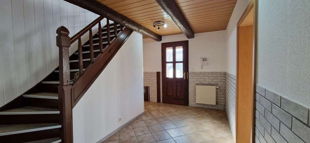 Immobilie in Wefensleben - Hier passt das ganze Leben rein - Großz��giges Wohnhaus mit Halle und Ausbaupotenzial - Bild 3