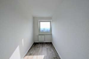 Helle, freundliche 4-Raumwohnung mit top Aussicht aus oberster Etage – Dr.-Salvador-Allende-Straße 14, 9119 Kappel, Chemnitz – Vorschaubild 10
